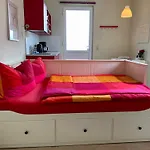 die Senfbude - Klein aber fein - wunderschönes Studio-Apartment mit Terrasse und Stellplatz